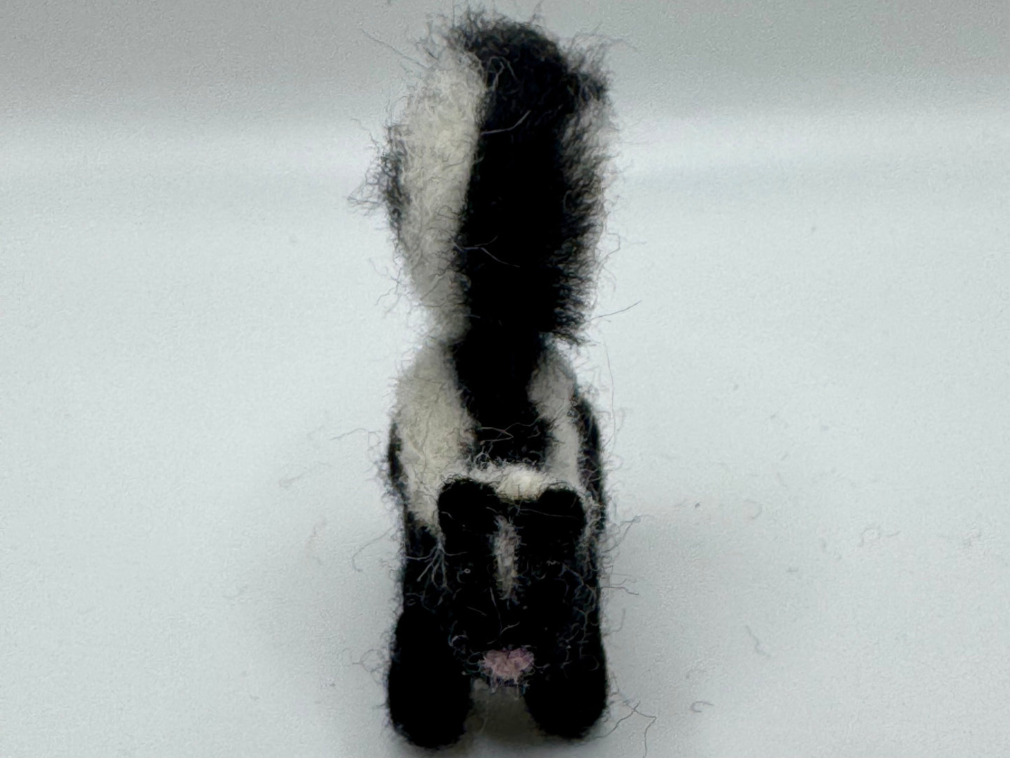 MEDIUM WOOL STRIPED SKUNK
