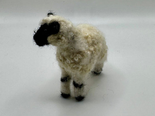 MEDIUM WOOL VALAIS BLACKNOSE SHEEP